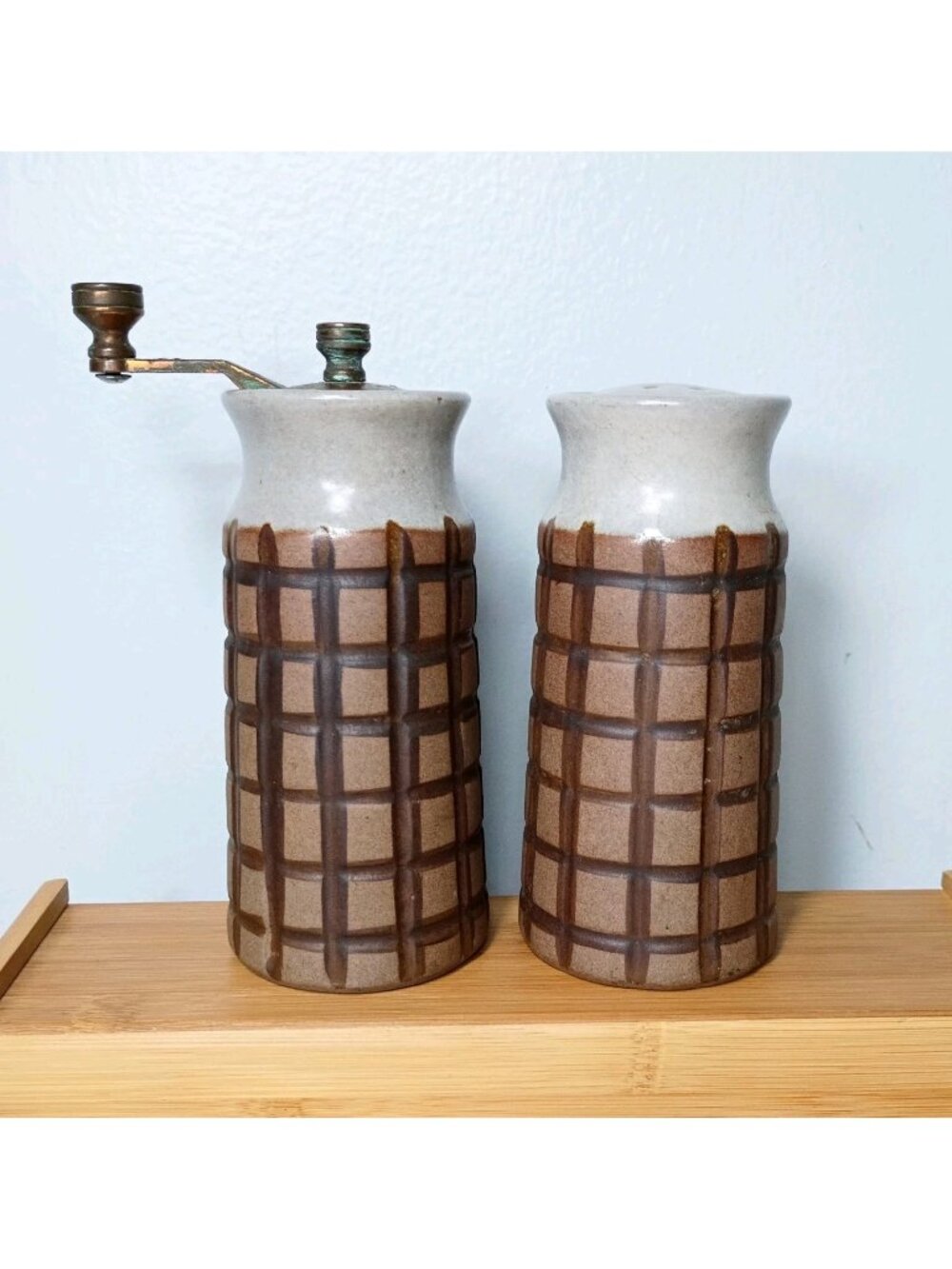 Olde Thompson Pottery Cali MCM Stoneware Shaker Grinder Copper Top Patina 5.75"